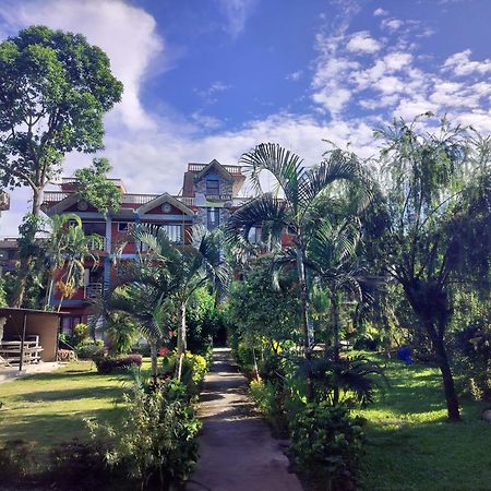 Hotel New Elia Pokhara Exterior foto